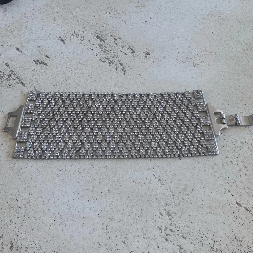 Cache Rhinestone Mesh Silver Bracelet - Picture 1 of 9